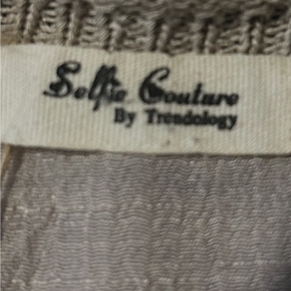 Selfie Couture by Trendology Women’s Knit Cream Sweater Lined Size M/L - Picture 11 of 11